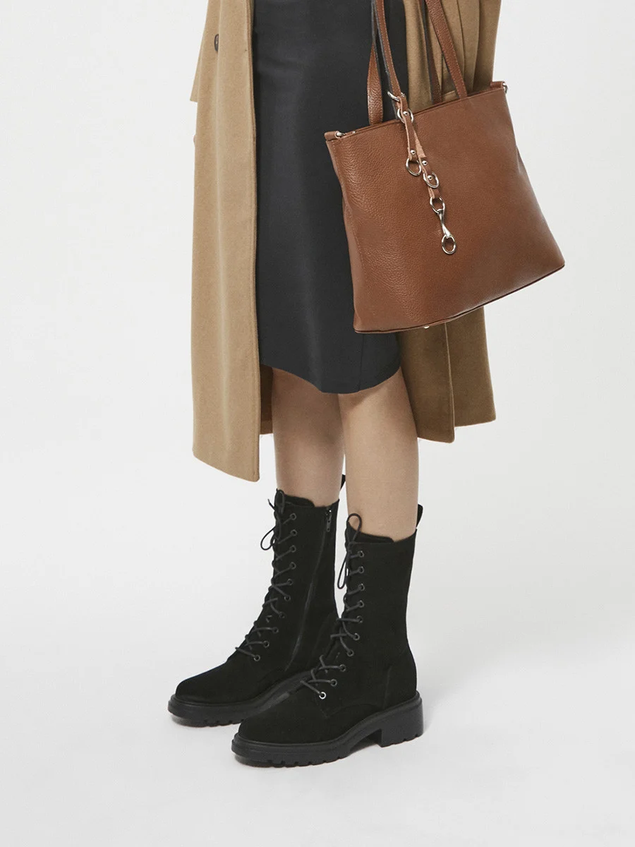 Czarne welurowe trzewiki