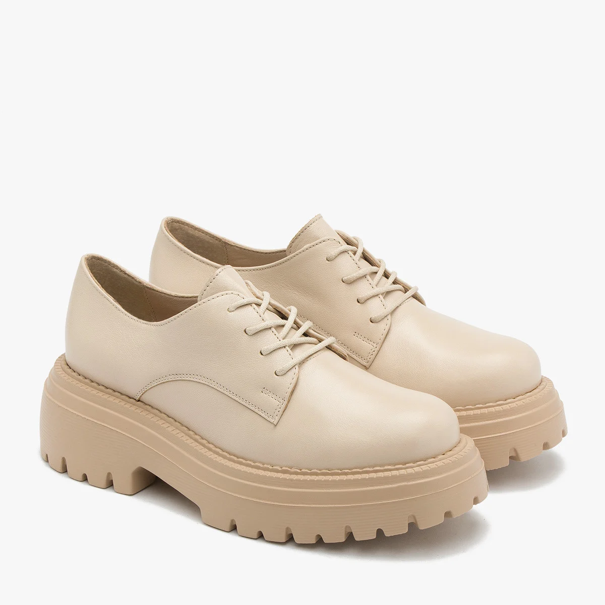 Kremowe półbuty na lekkiej podeszwie