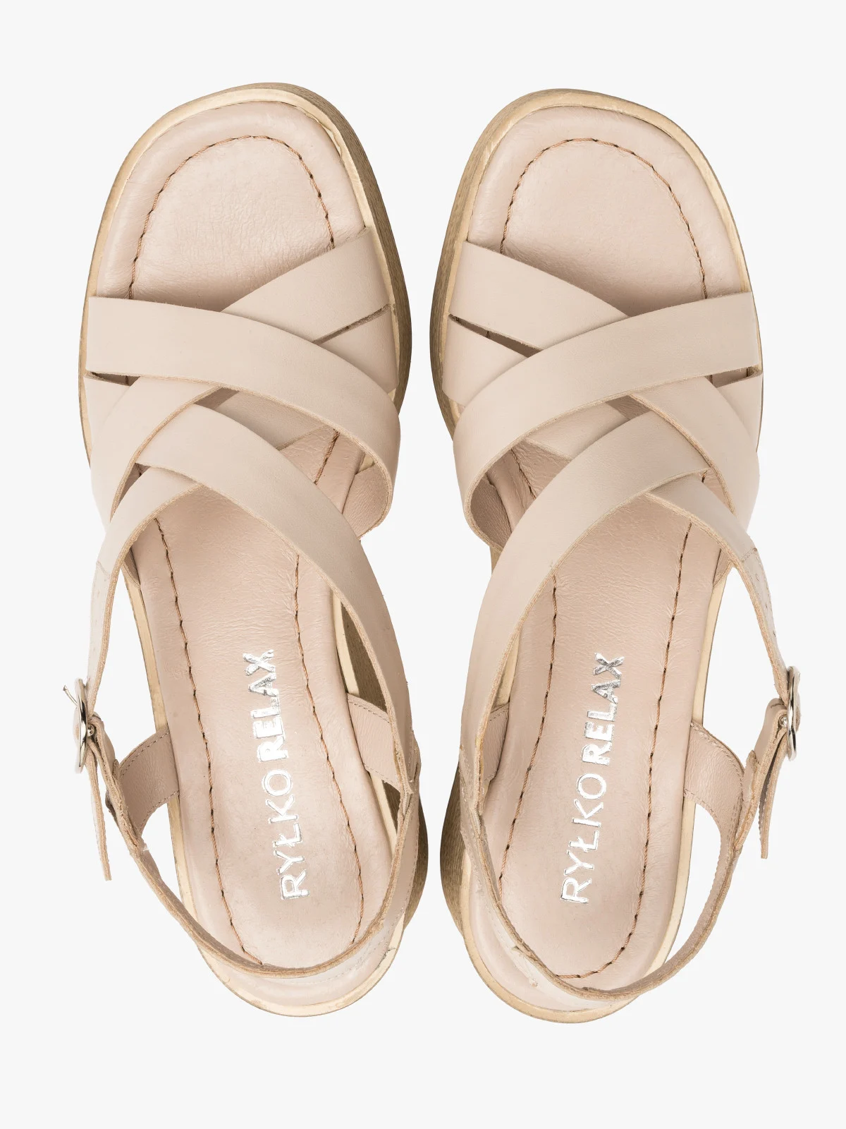 Beżowe sandały na koturnie