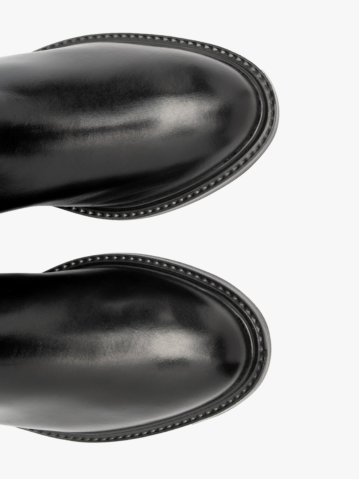 Klasyczne czarne kozaki z szeroką cholewką