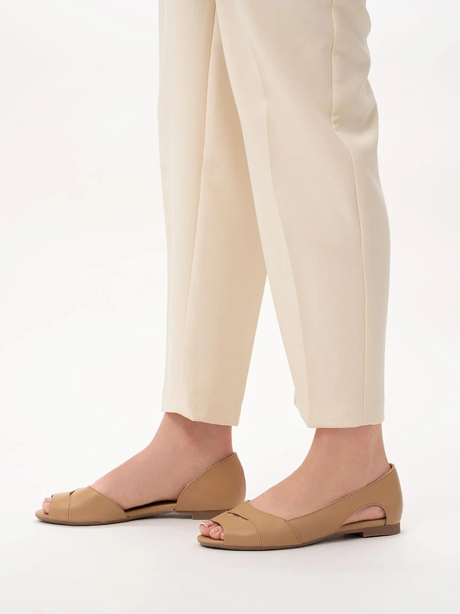 Jasnobrązowe baleriny z odkrytymi palcami