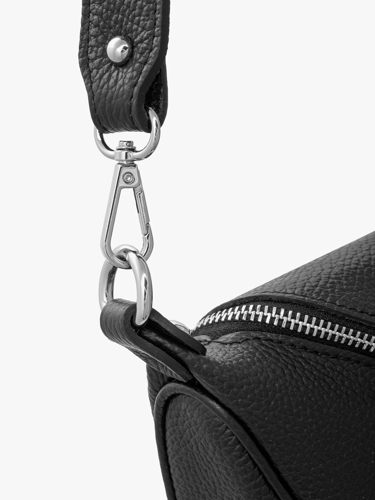 Czarna, owalna torebka z szerokim pakiem