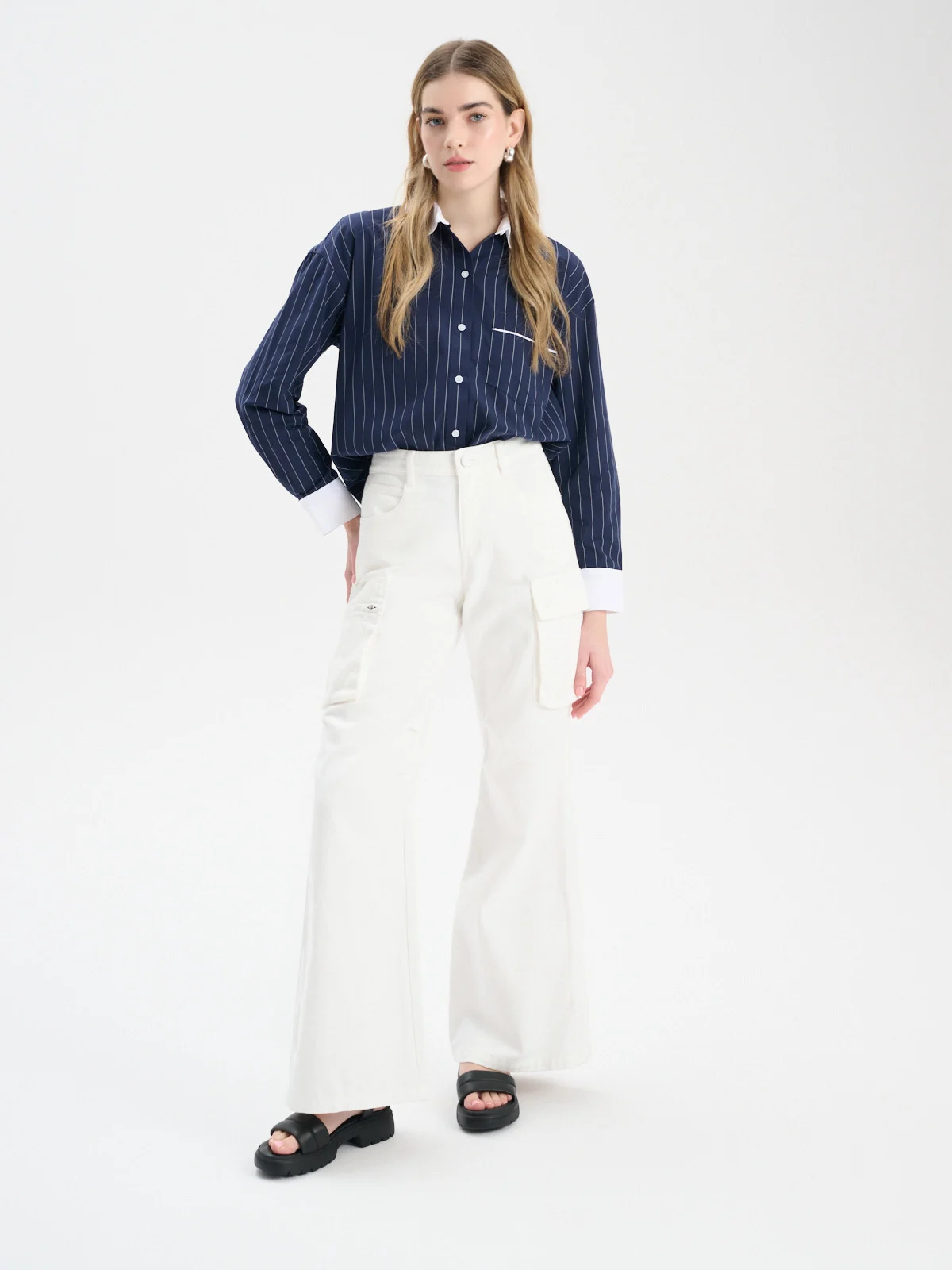 Czarne sandały zapinane na rzepy