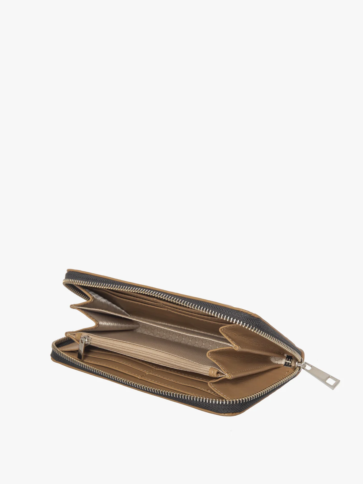 Beżowy portfel damski w ozdobne wytłoczenia