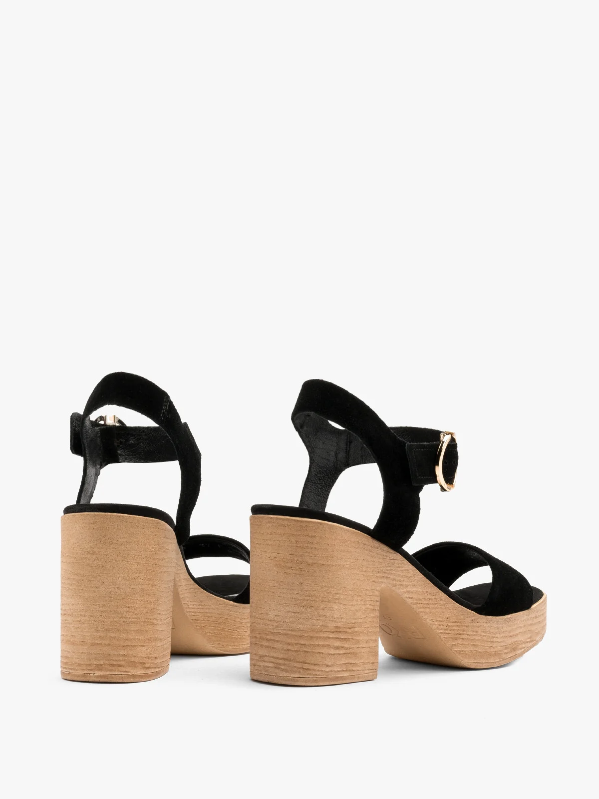 Czarne, welurowe sandały na masywnej platformie