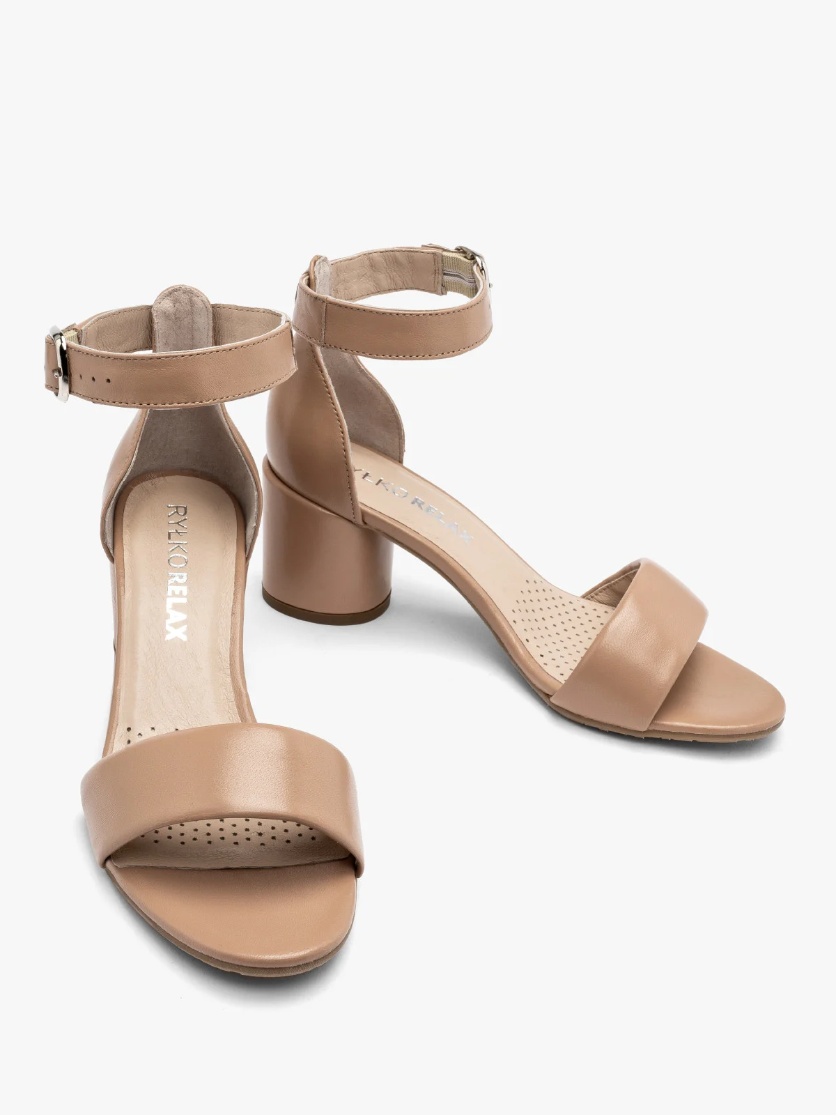 Beżowe sandały na okrągłym słupku