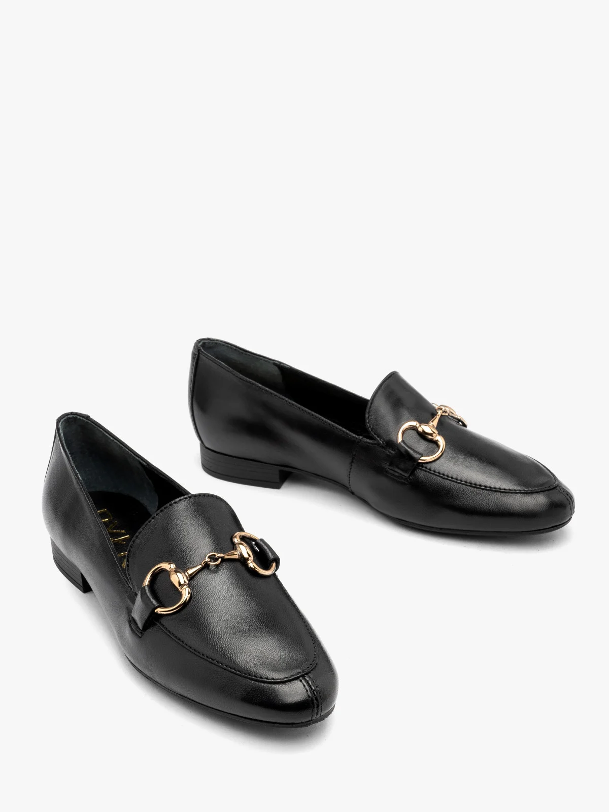 Czarne mokasyny z klamerką