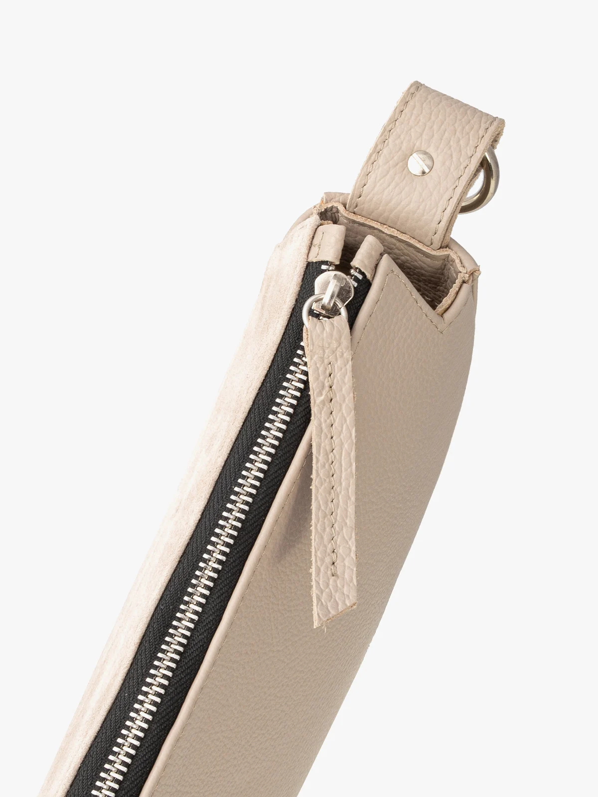 Beżowa torebka na szerokim pasku z taśmy