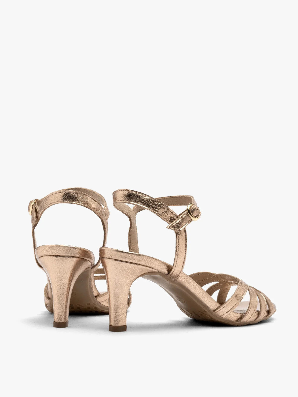 Platynowe sandały na obcasie