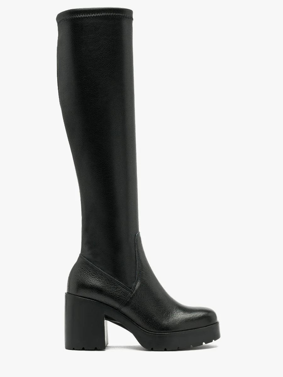 Czarne kozaki z elastyczną cholewką