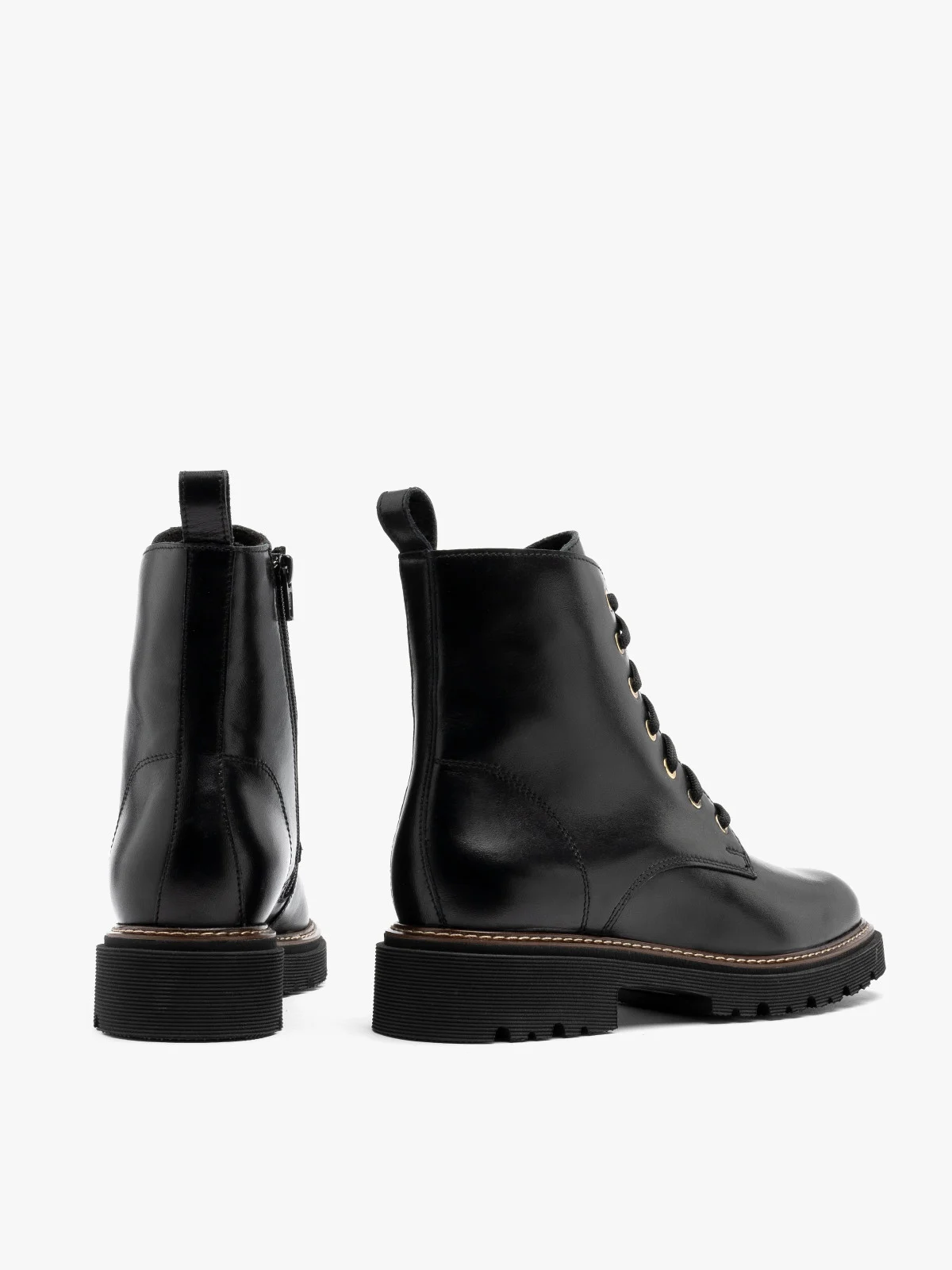 Czarne trzewiki damskie ze złotymi oczkami