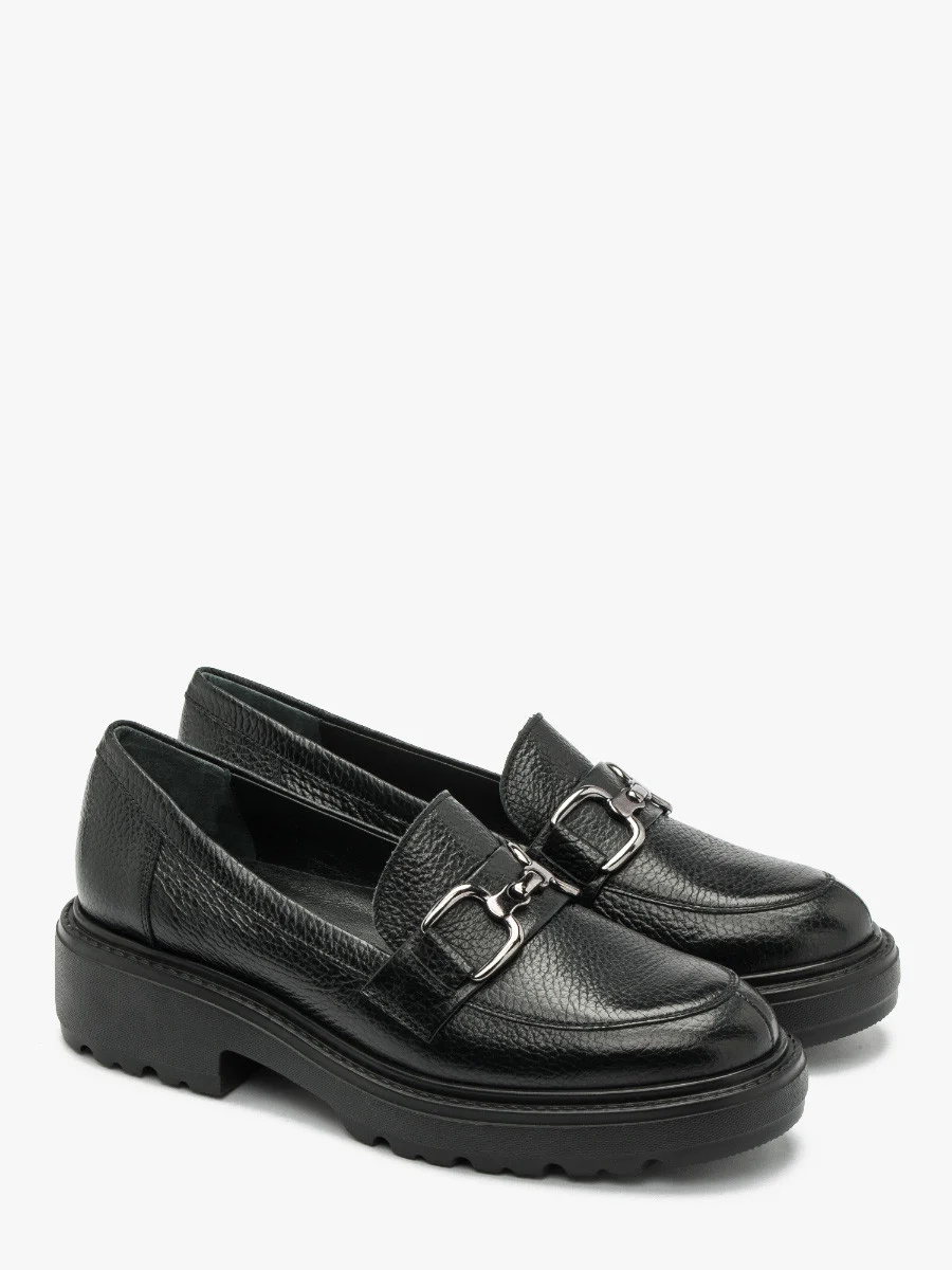 Czarne mokasyny z ozdobą