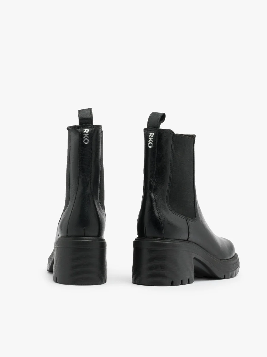 Czarne sztyblety damskie z gumą na cholewce