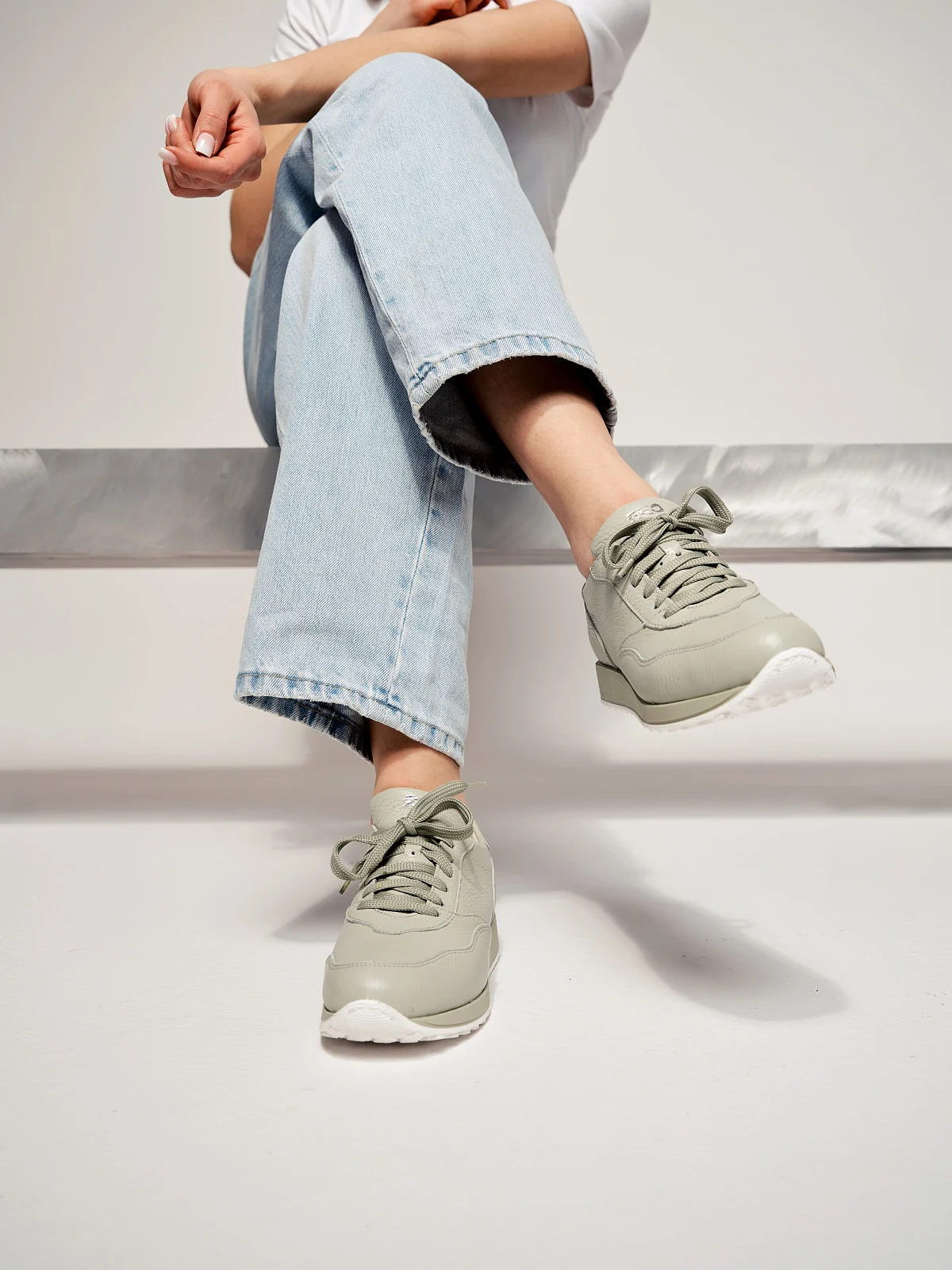 Sportowe półbuty w kolorze miętowym