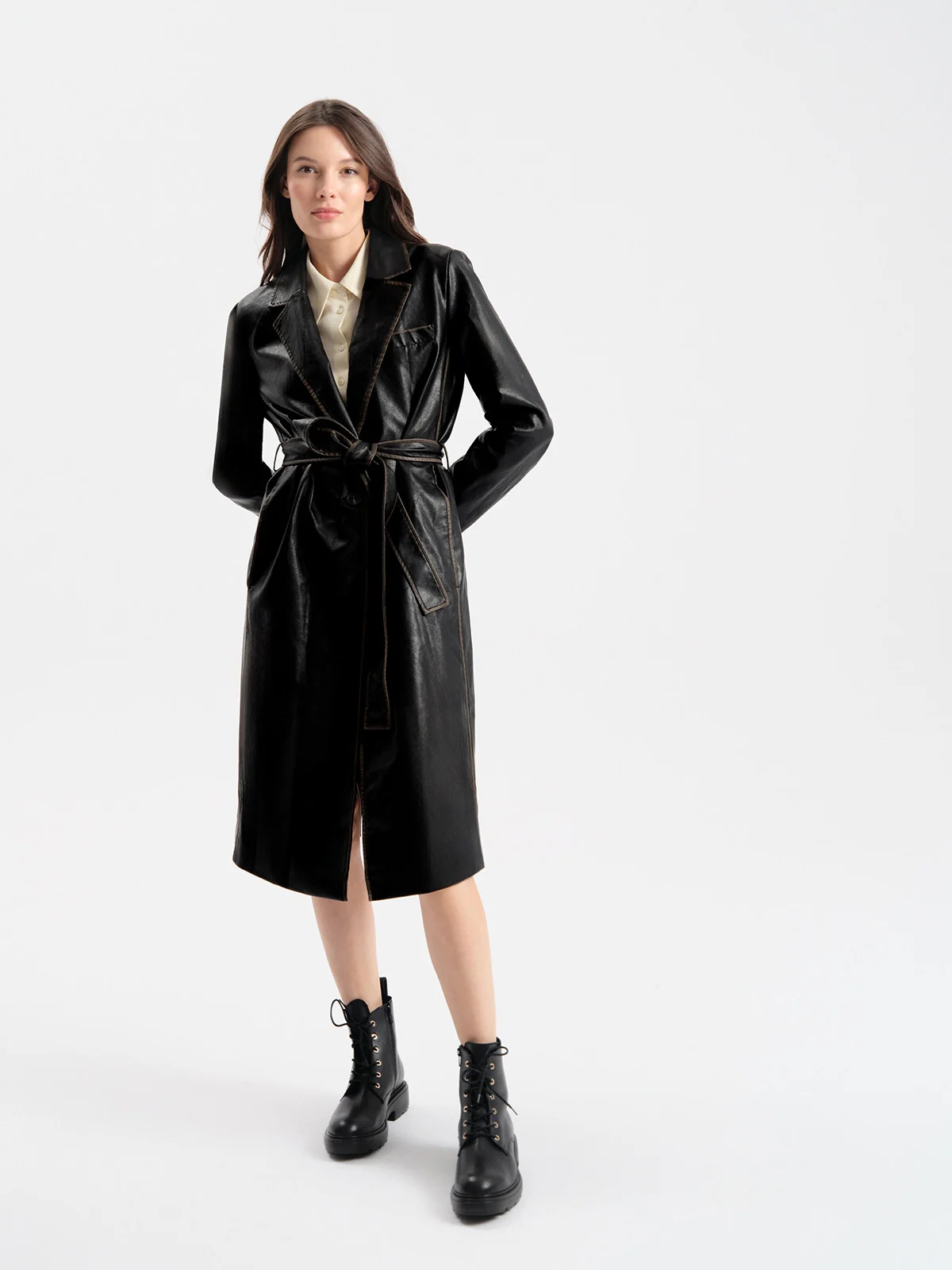 Czarne trzewiki damskie na lekkim spodzie