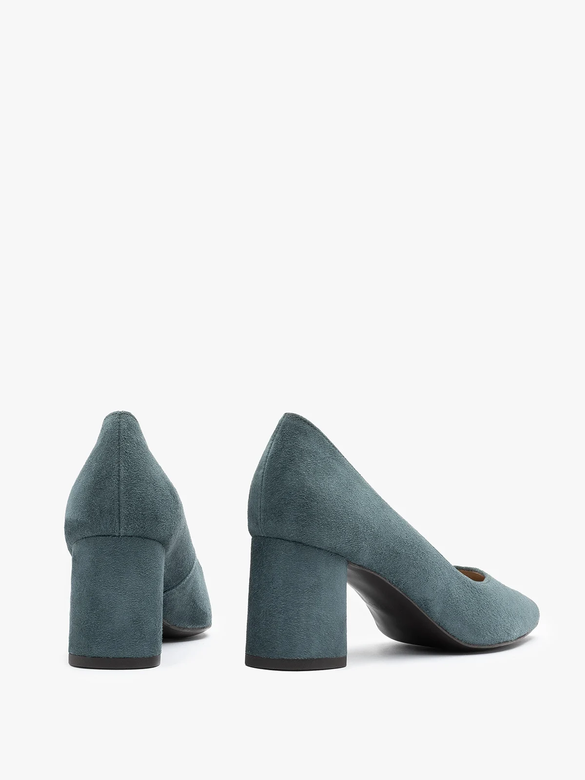 Zielone czółenka na okrągłym słupku