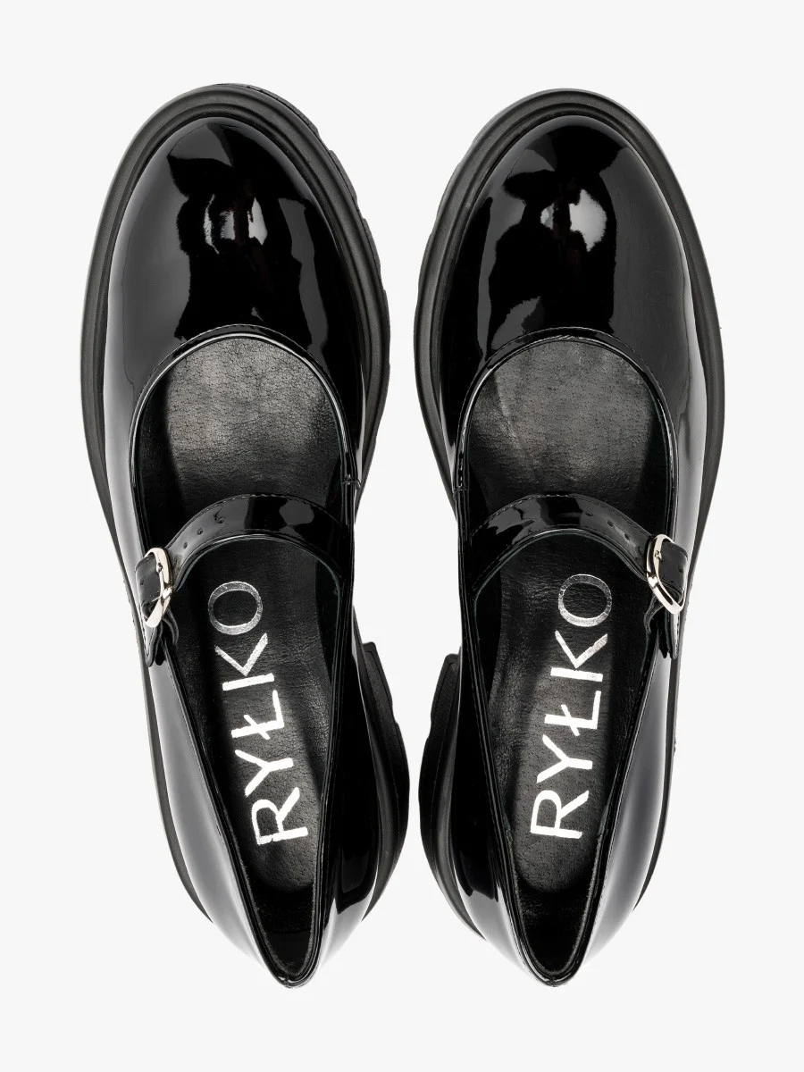 Czarne czółenka na lekkim spodzie