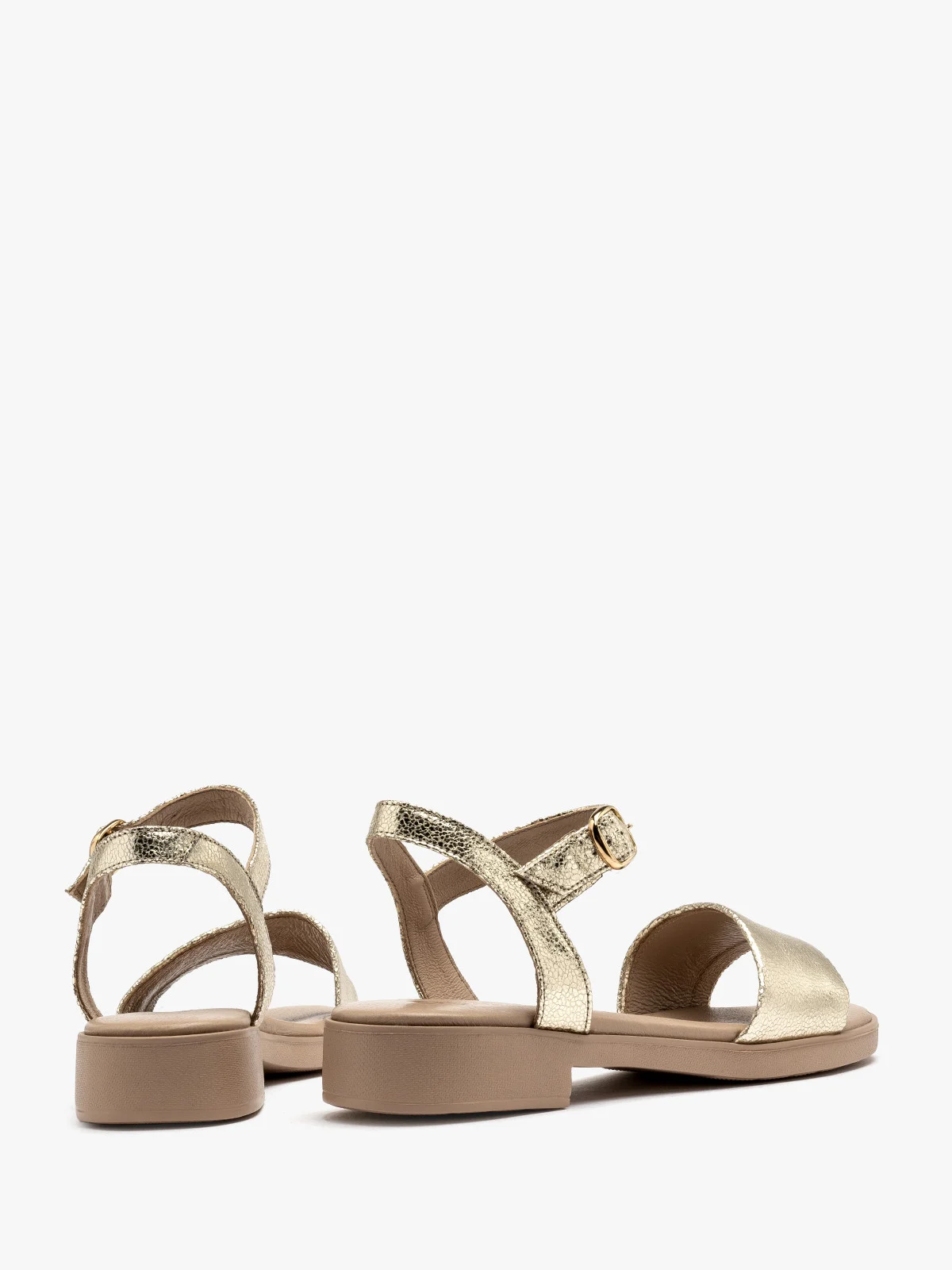 Złote sandały na lekkiej podeszwie