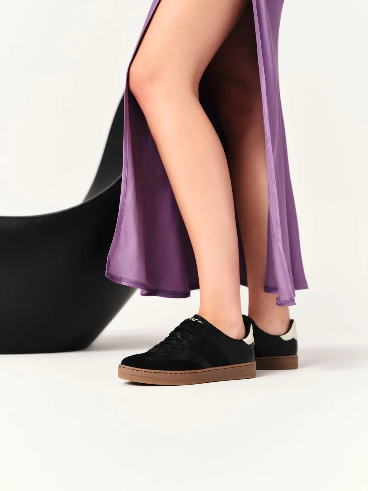 Półbuty damskie w sportowym stylu na płaskiej podeszwie