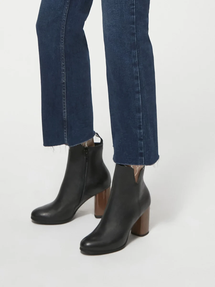 Czarne botki na drewnianym obcasie
