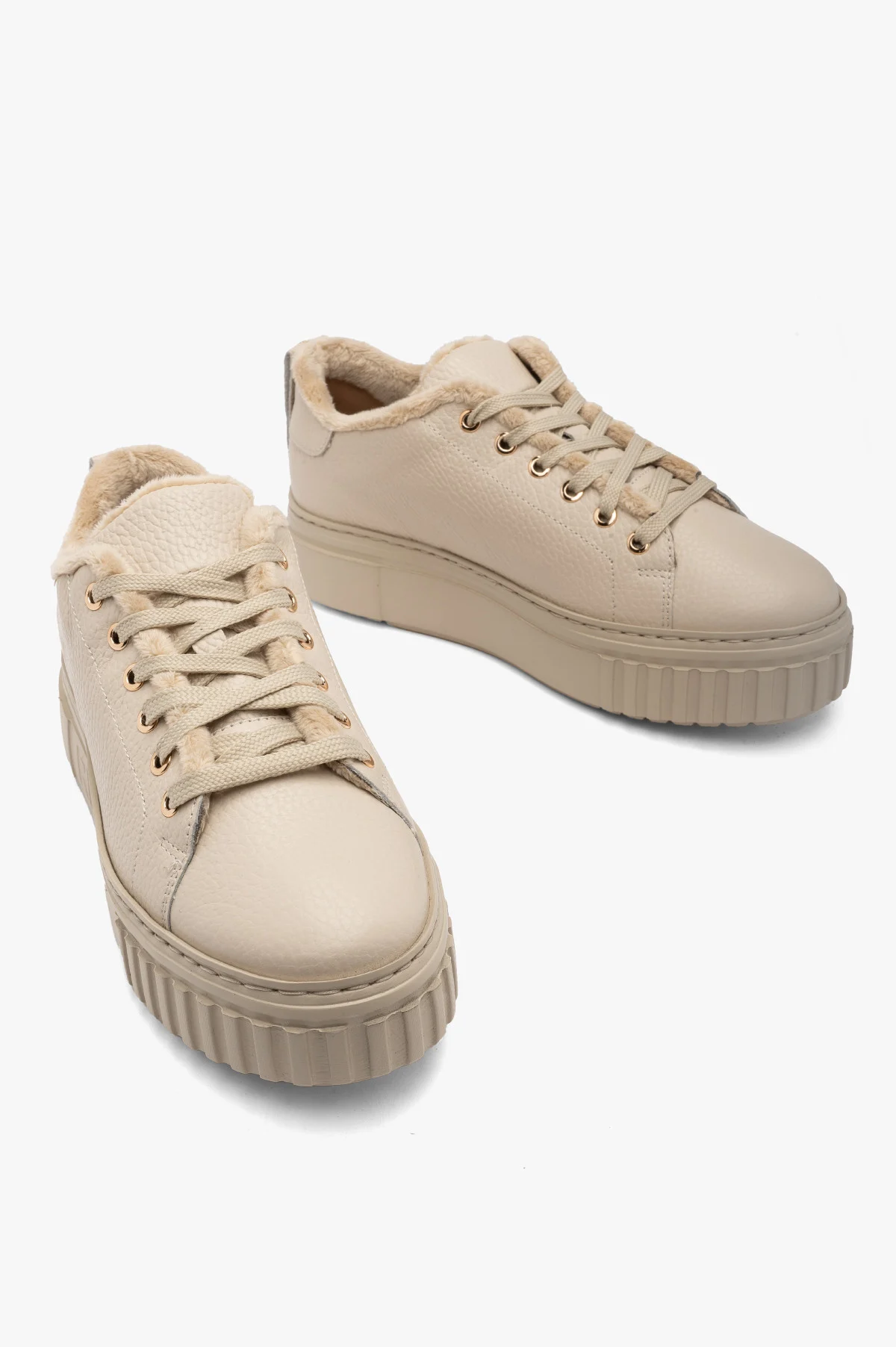Ocieplane półbuty sportowe w beżowym kolorze