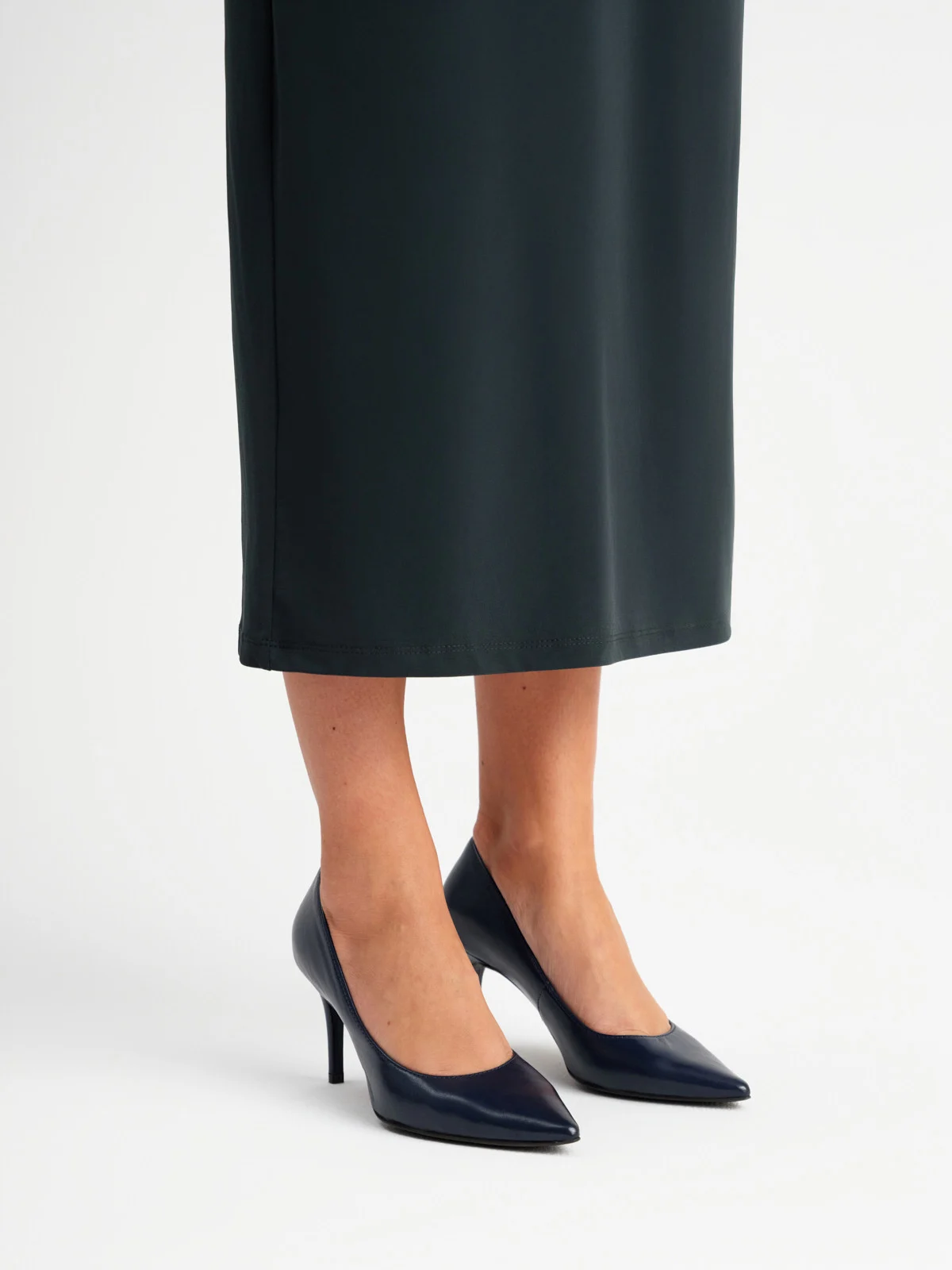 Granatowe czółenka na szpilce
