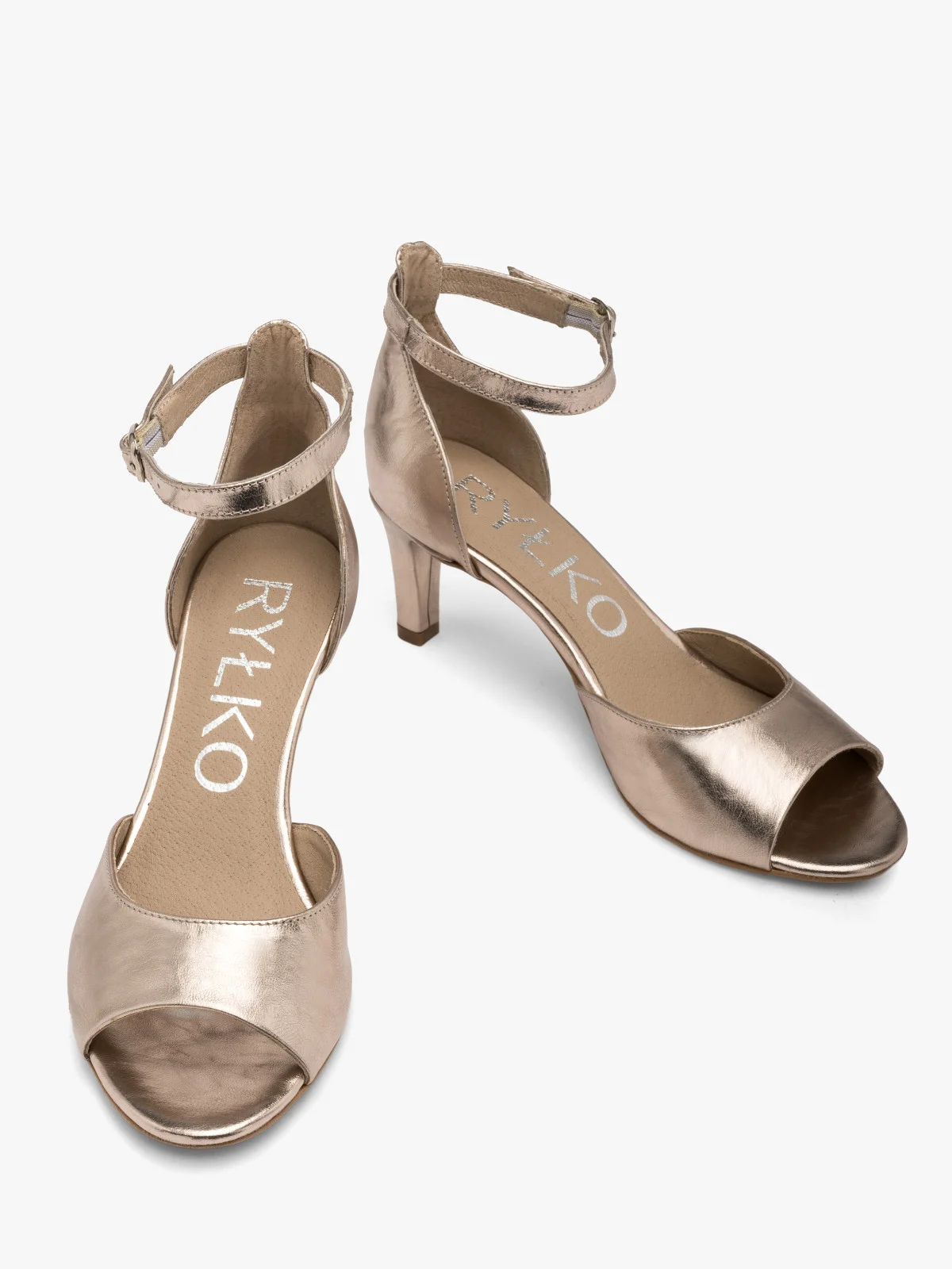 Platynowe sandały na obcasie