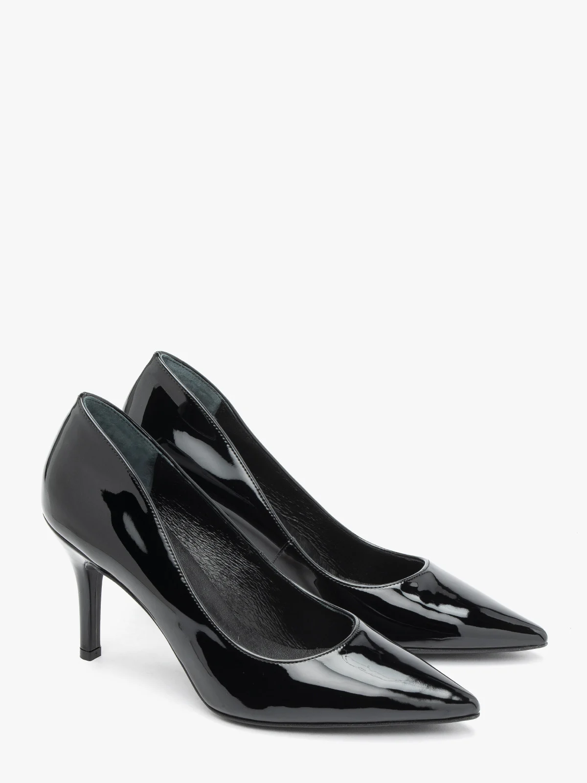 Czarne lakierowane czółenka na szpilce