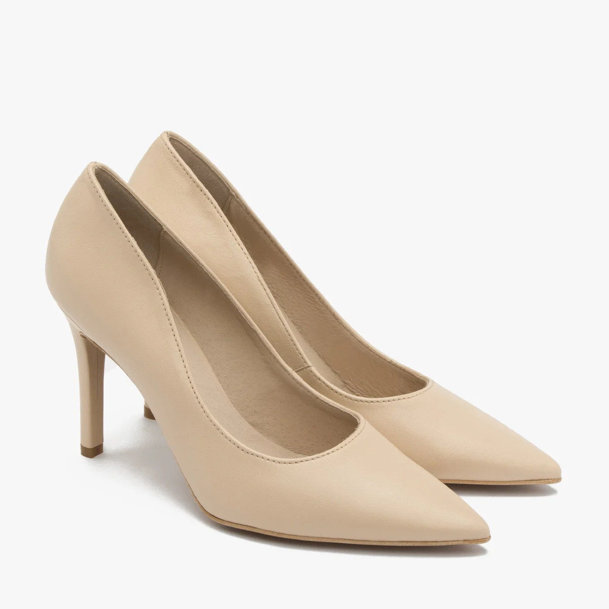 Beżowe czółenka na wysokim obcasie