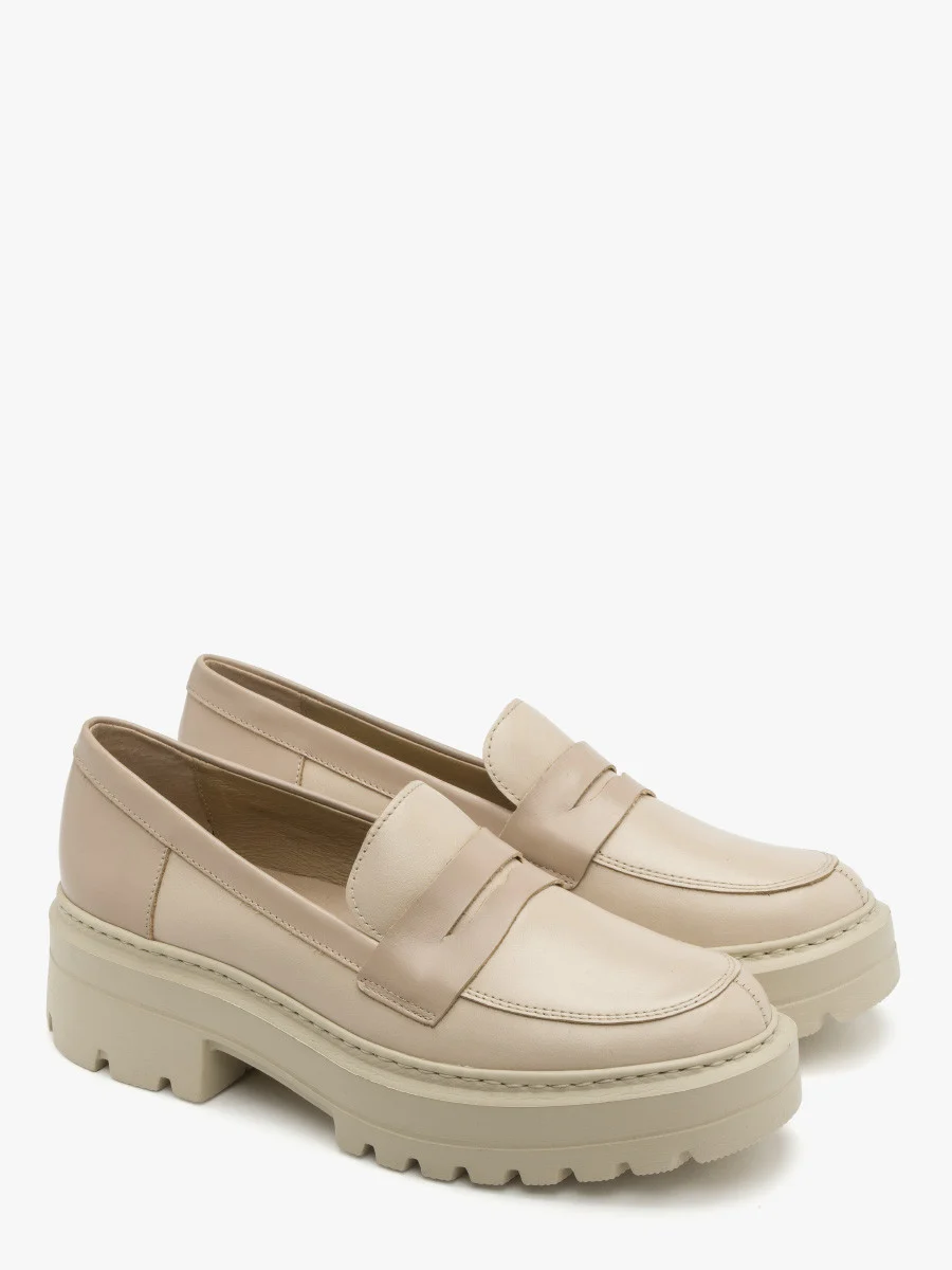 Beżowe mokasyny na grubej podeszwie