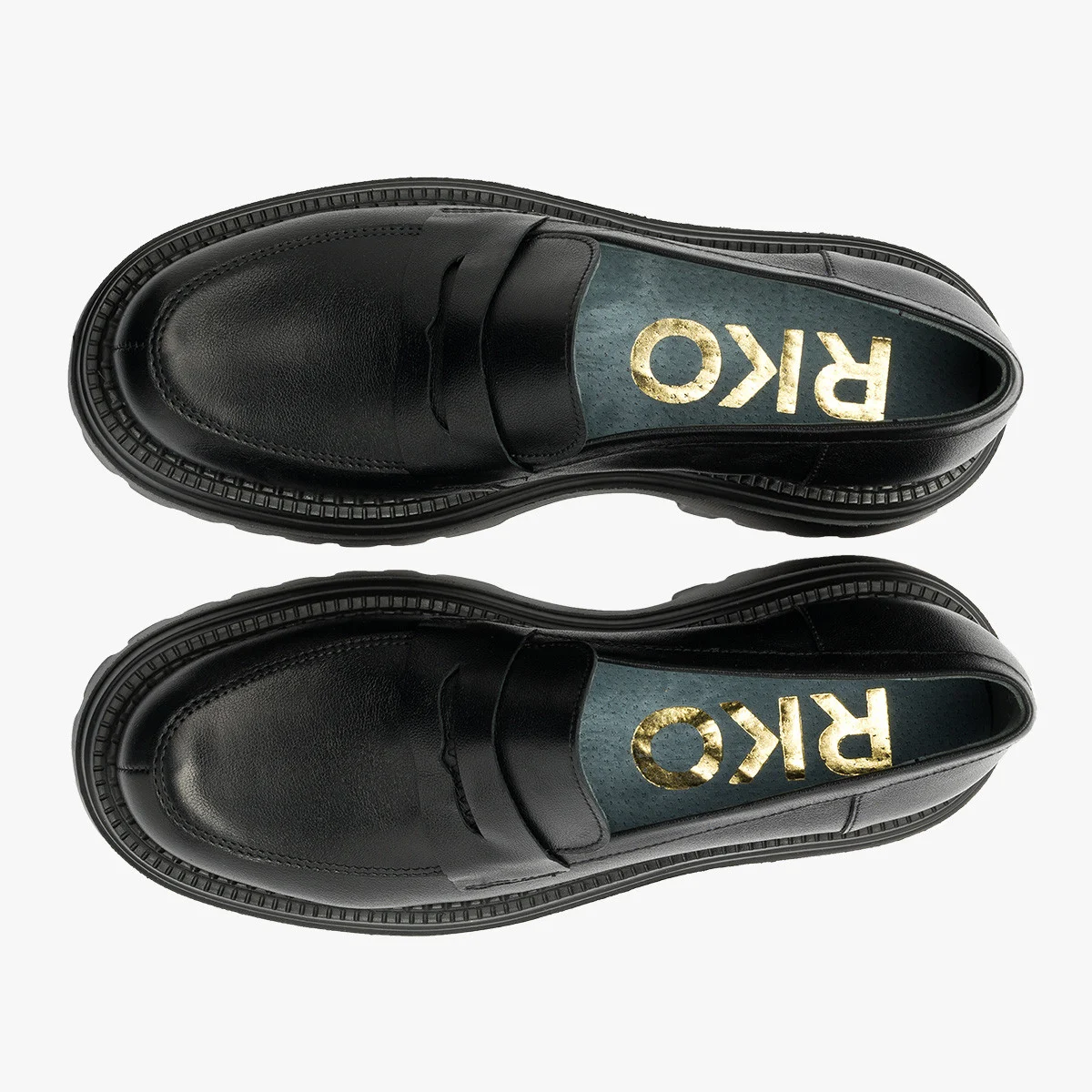 Czarne mokasyny na grubej podeszwie