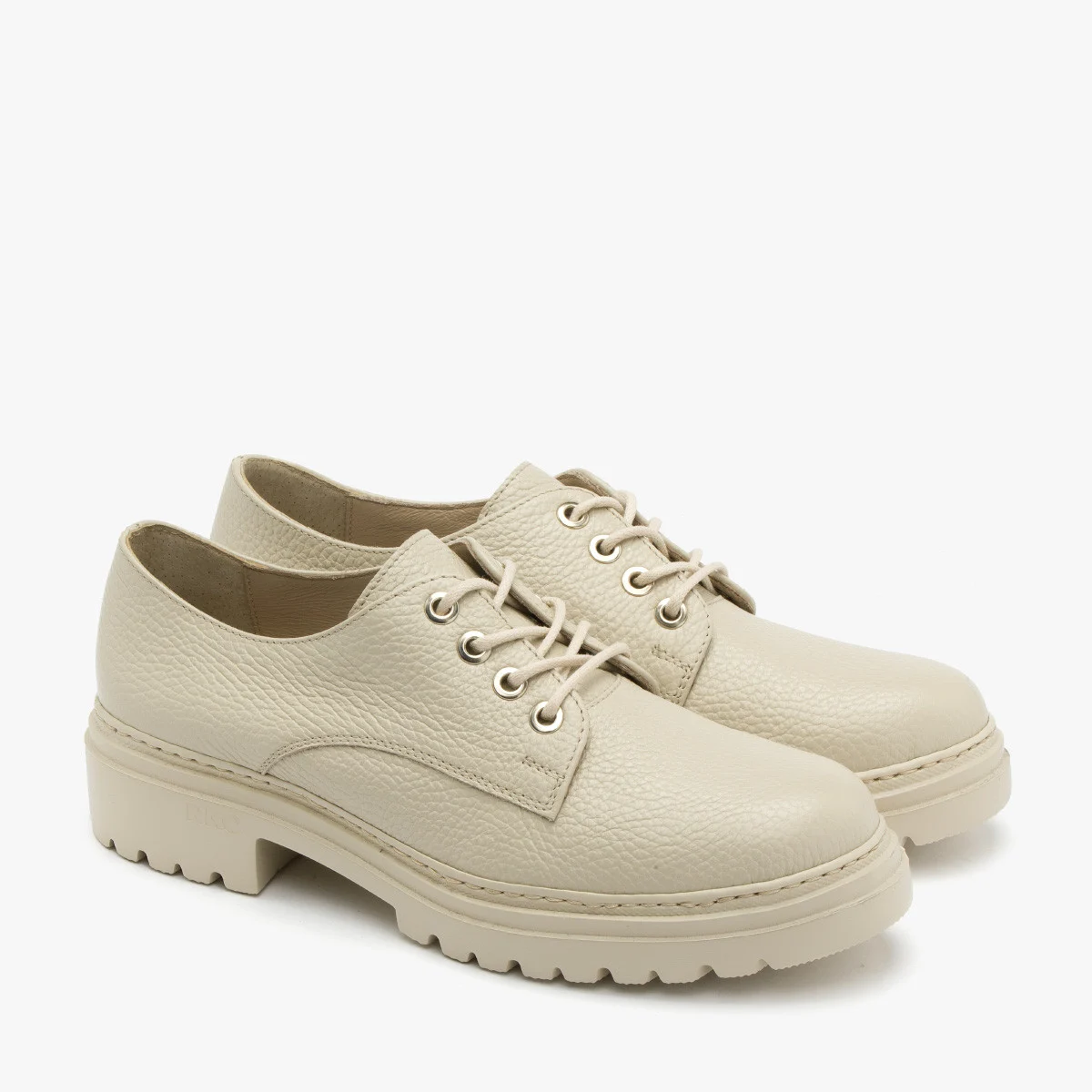 Kremowe półbuty na lekkiej podeszwie