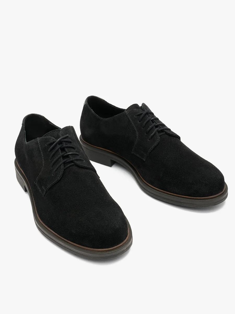 Czarne półbuty sznurowane