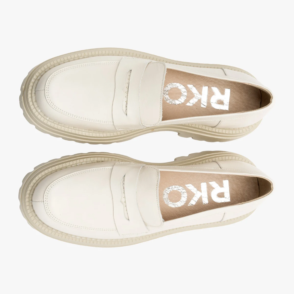 Kremowe mokasyny na grubej podeszwie