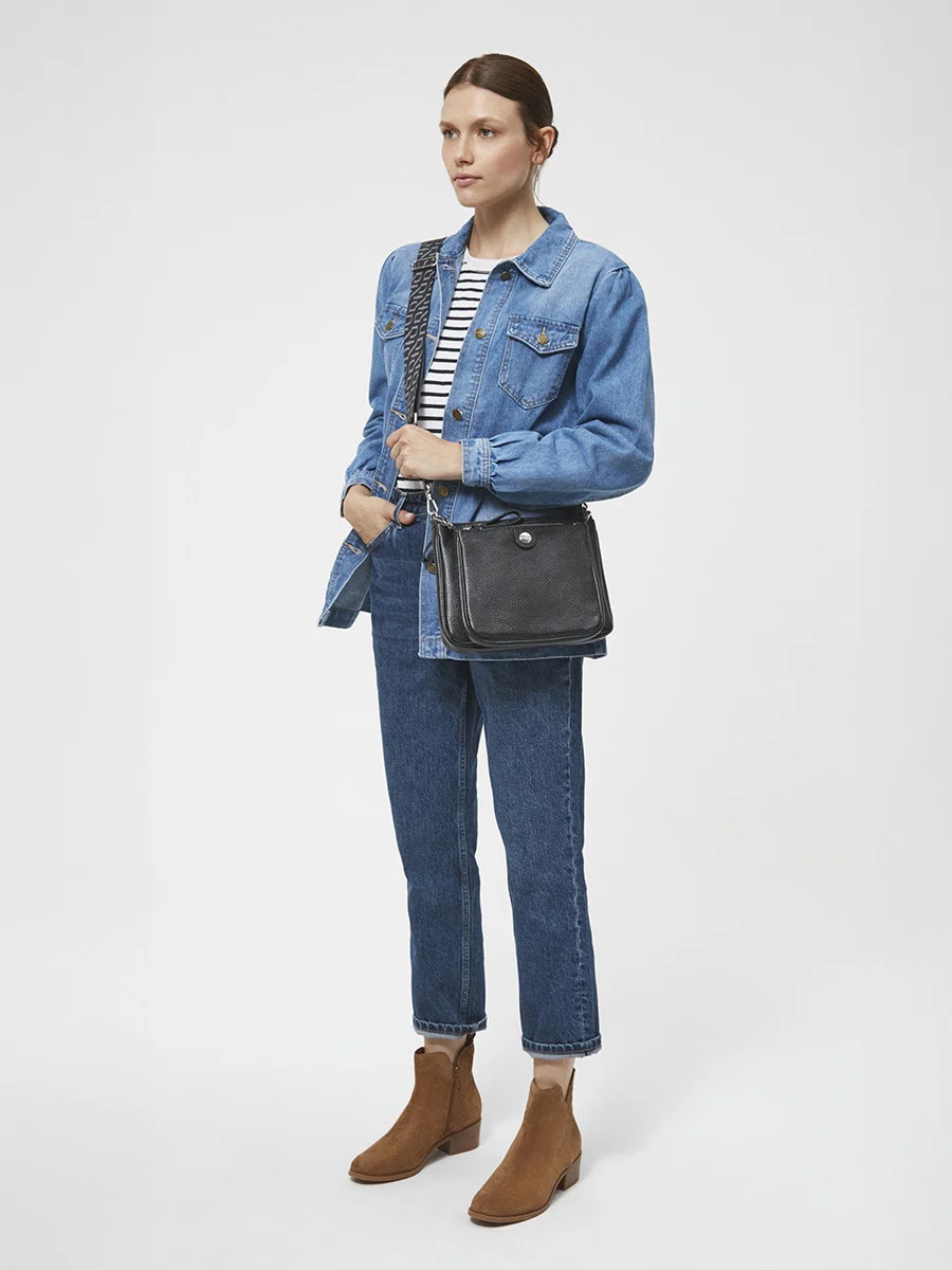 Rude botki z ozdobną cholewką