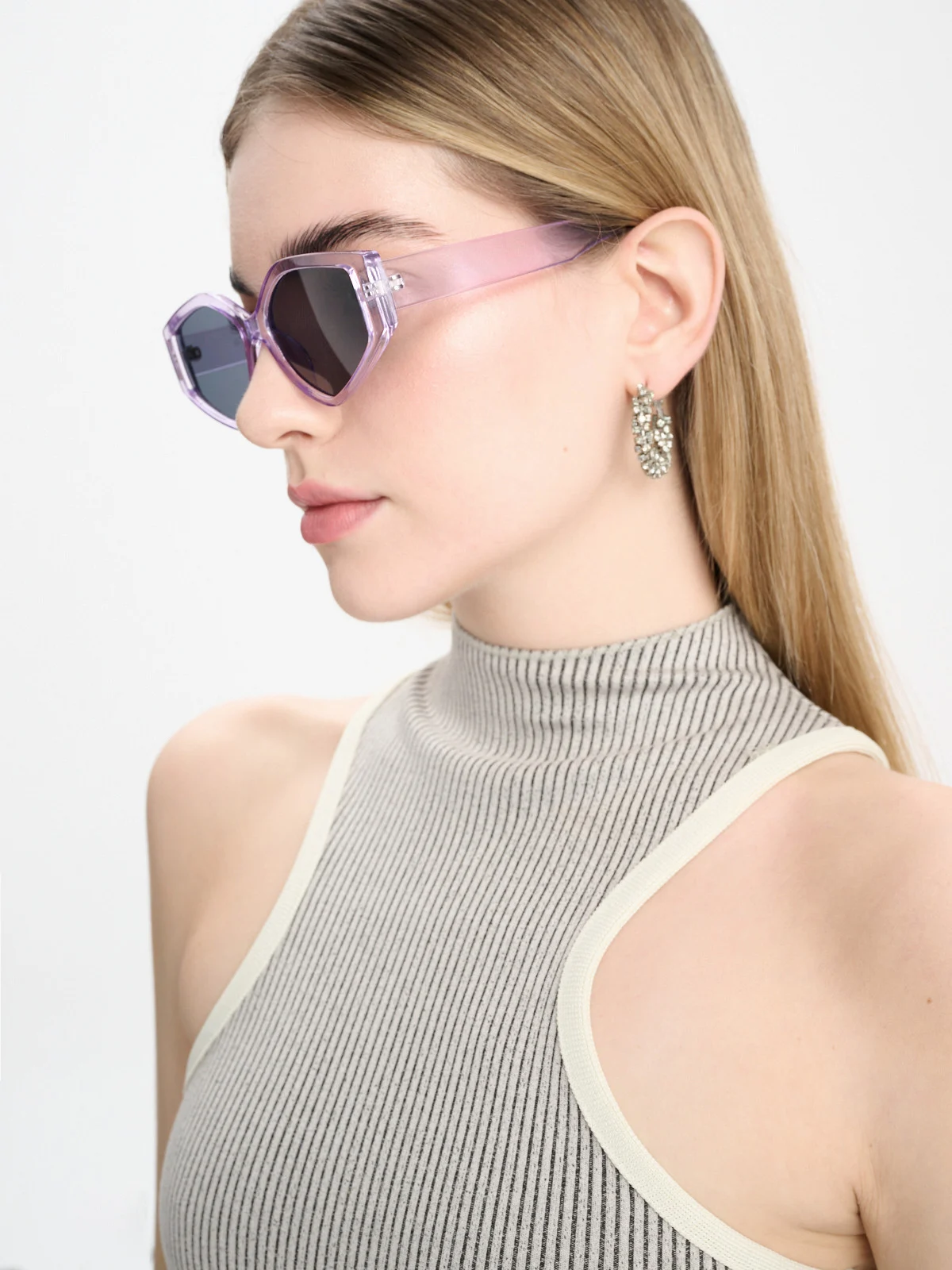 Okulary przeciwsłoneczne damskie w przeźroczystej oprawie