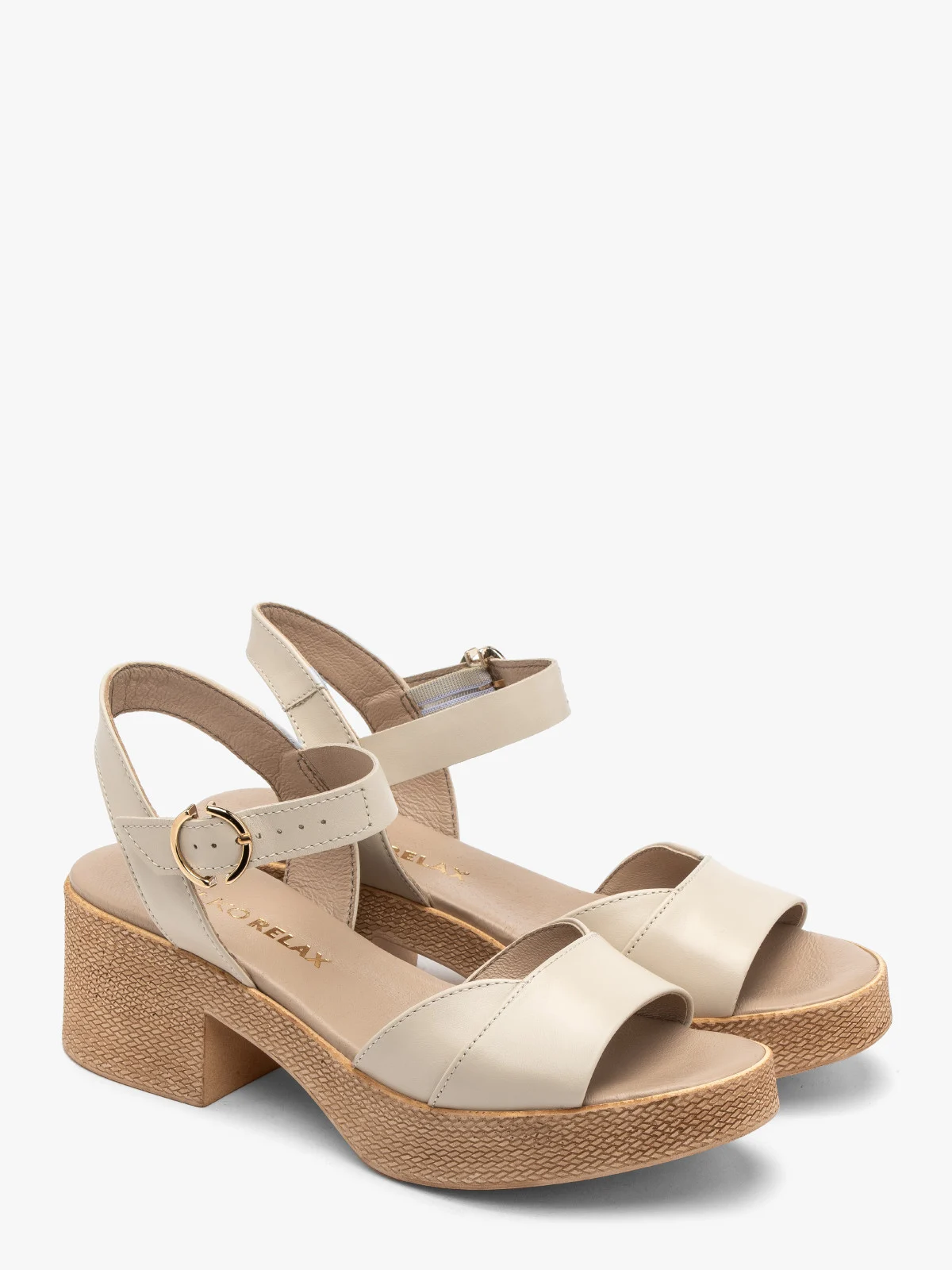 Kremowe sandały na masywnej platformie