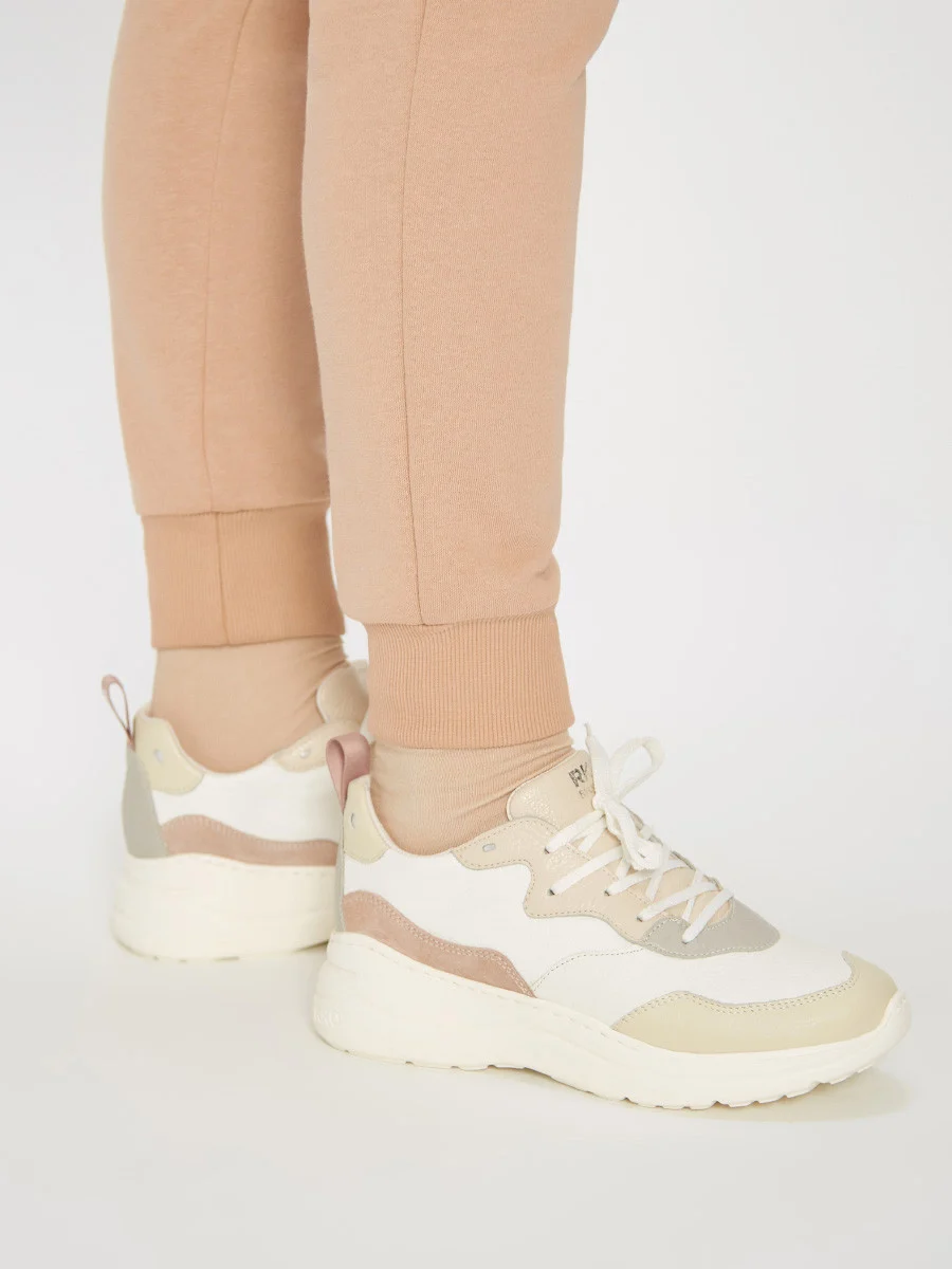 Beżowe spodnie dresowe