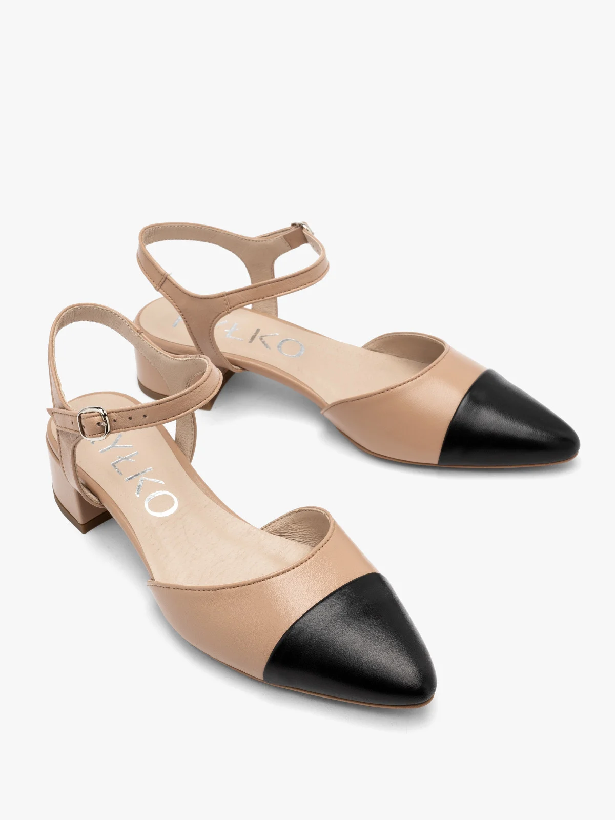 Beżowo-czarne czółenka z otwartą piętą