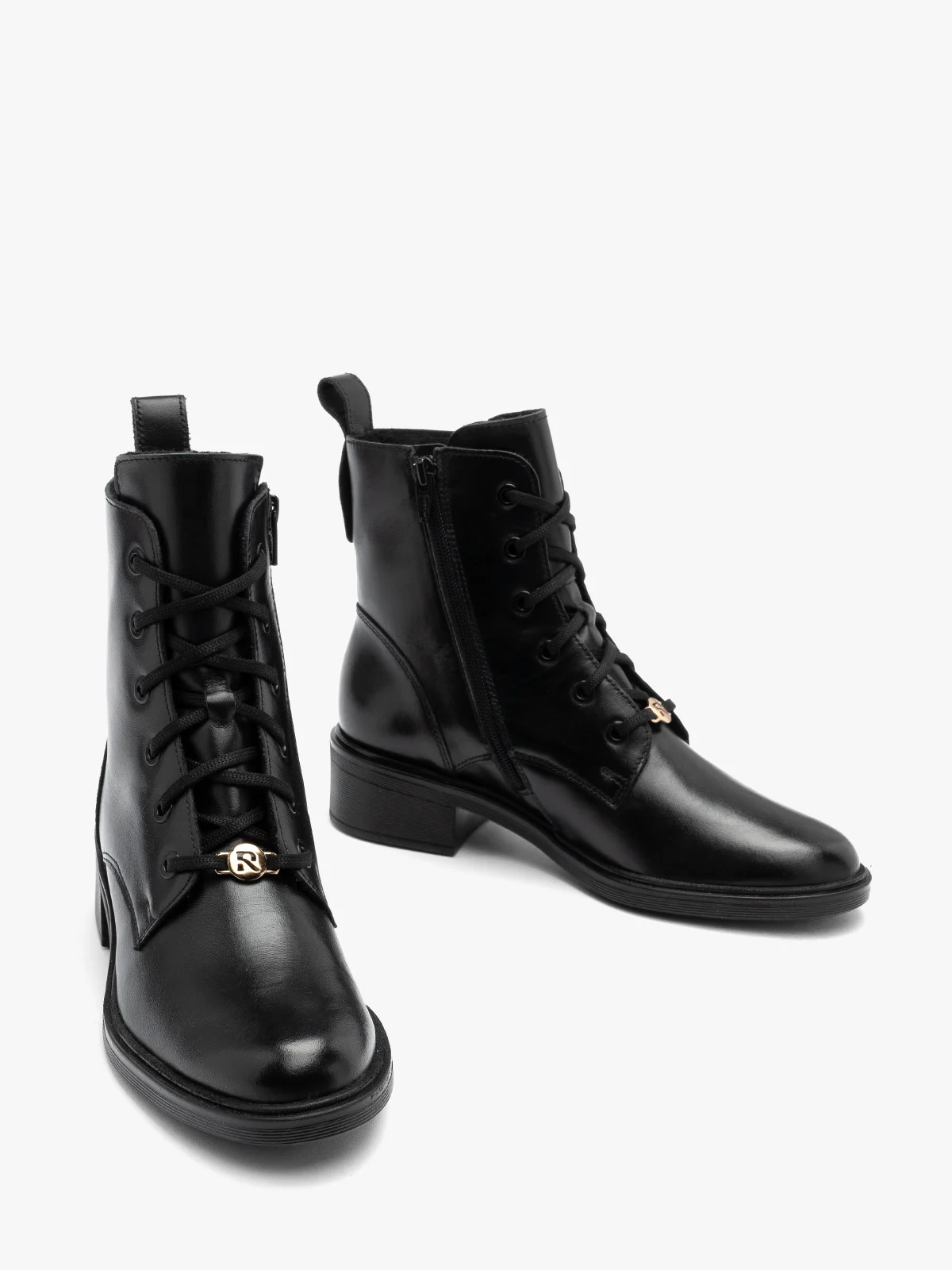 Czarne, sznurowane trzewiki damskie