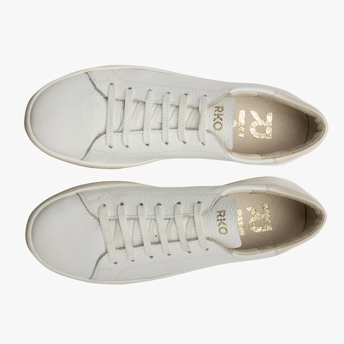 Białe sportowe półbuty