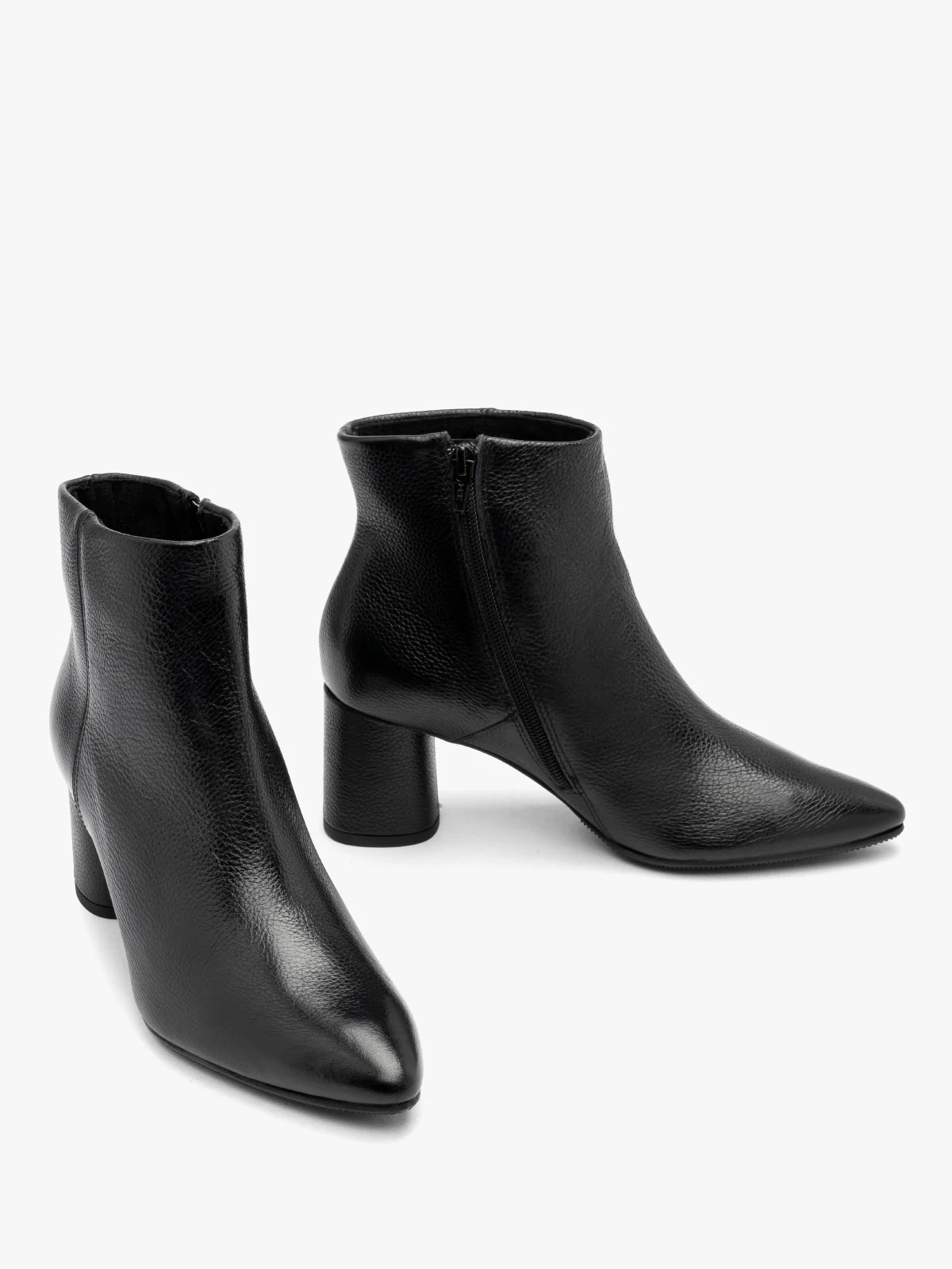 Botki damskie na owalnym słupku