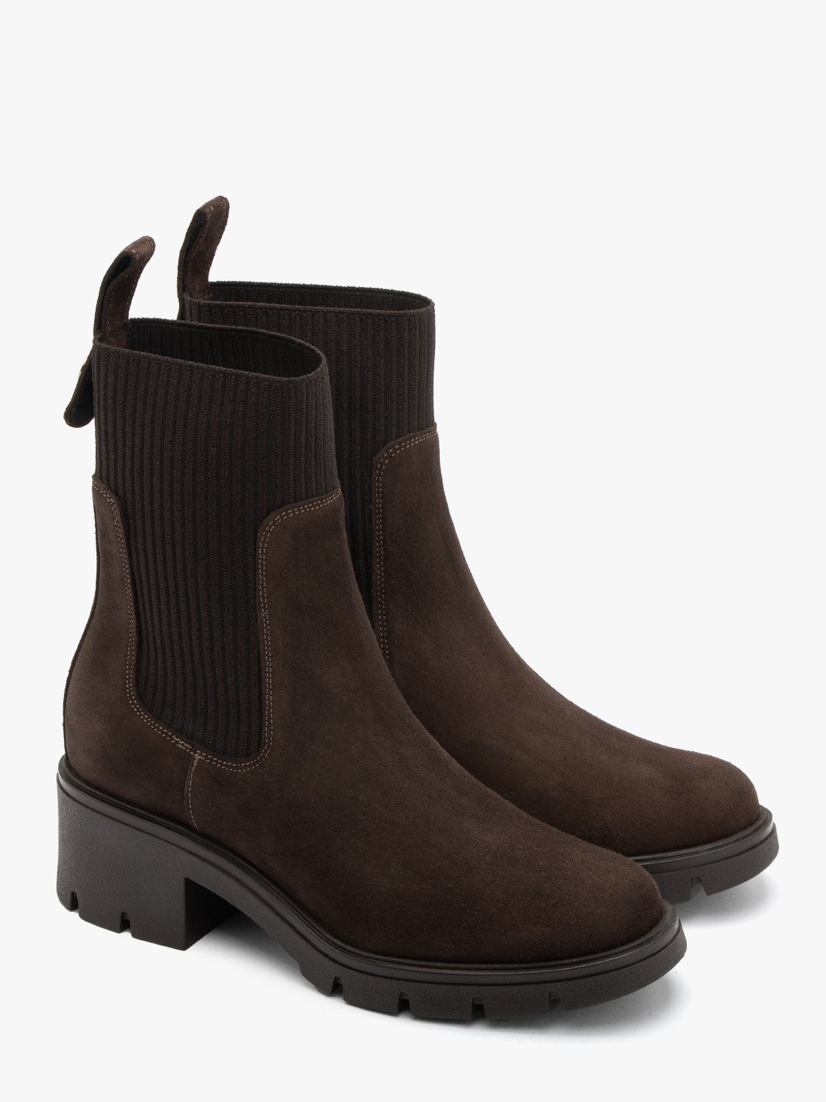 Brązowe, welurowe sztyblety z ozdobną gumą