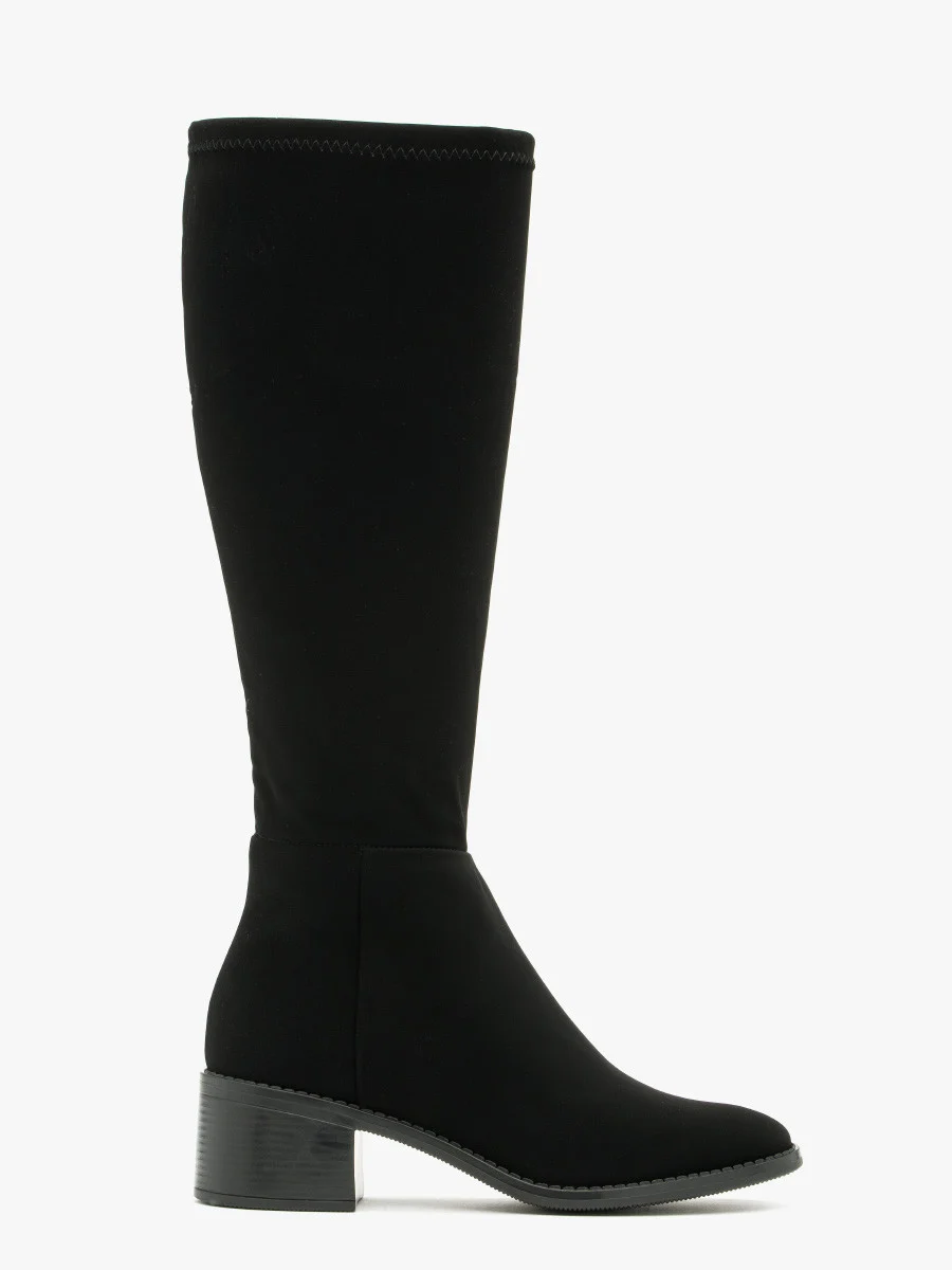 Czarne kozaki damskie z szeroką cholewką