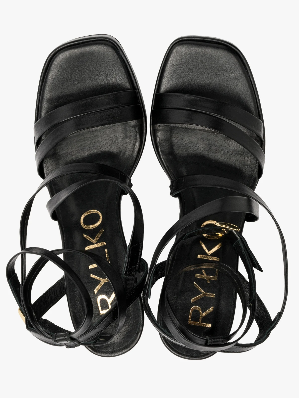 Czarne sandały z ozdobnych paseczków