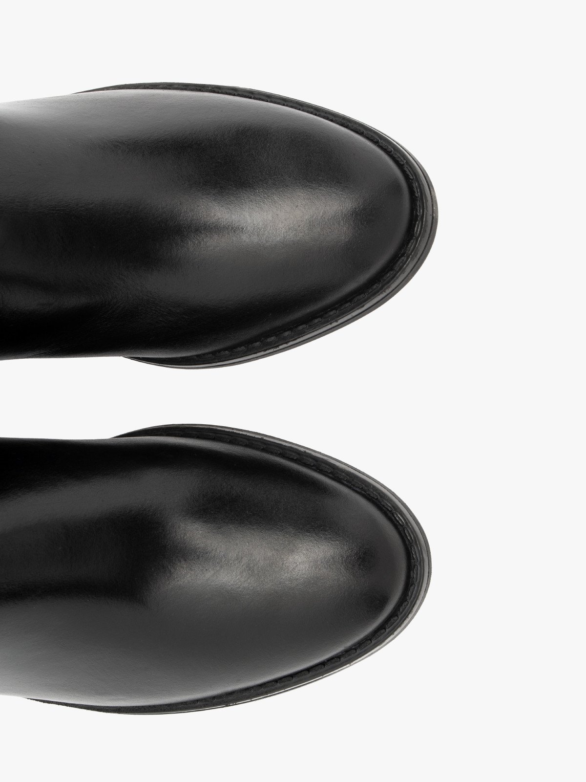 Czarne klasyczne kozaki z szeroką cholewką