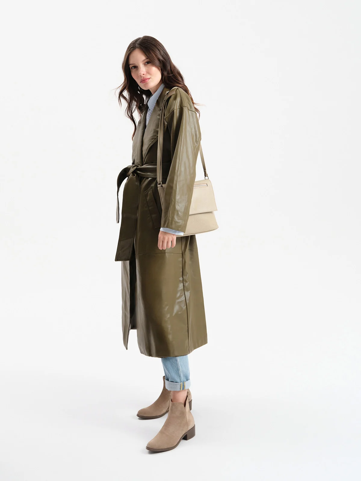 Piaskowe botki damskie z ozdobną cholewką