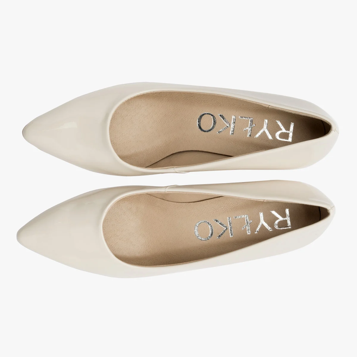 Kremowe czółenka na masywnym obcasie