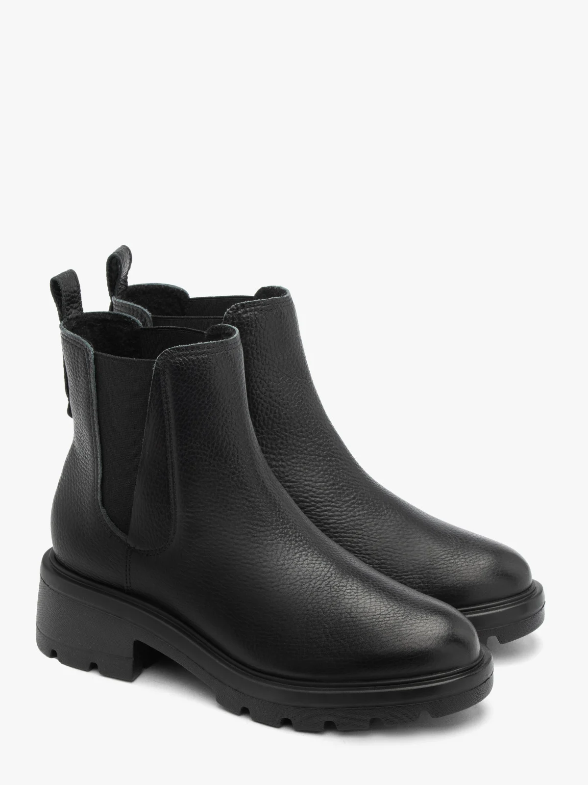 Czarne sztyblety damskie z dekoracyjnym cięciem przy gumie