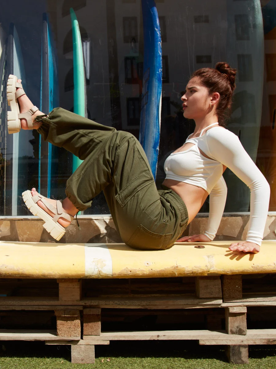 Beżowe sandały na lekkiej podeszwie